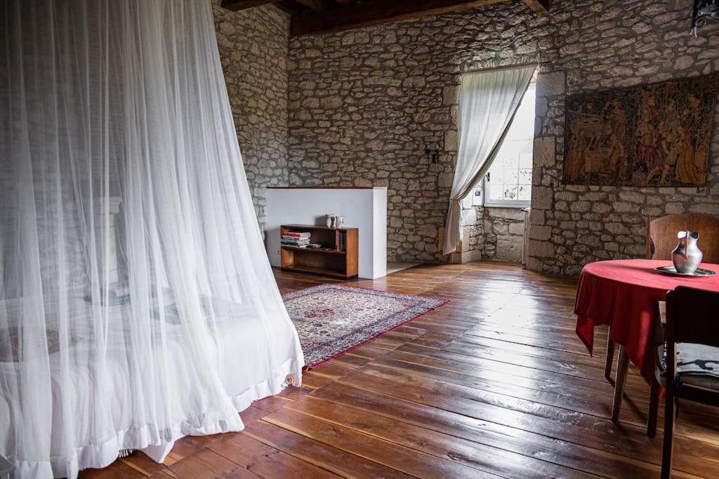 Chateau Barayre - Beautiful 12Th Century Castle With Pool And Large Garden Laussou المظهر الخارجي الصورة