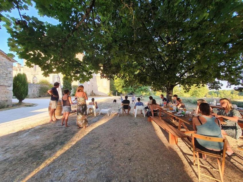 Chateau Barayre - Beautiful 12Th Century Castle With Pool And Large Garden Laussou المظهر الخارجي الصورة